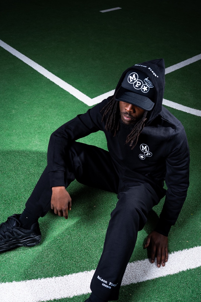 BLACK SWEATPANTS MP