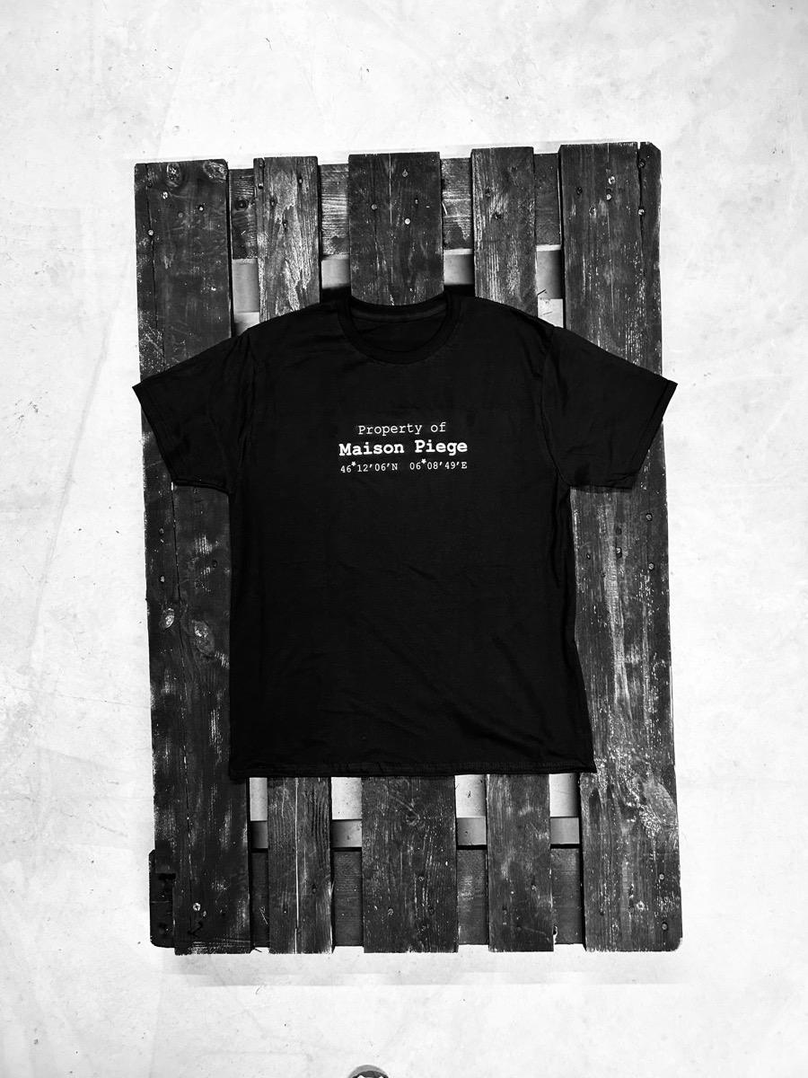 BLACK TEE PROPERTY MP